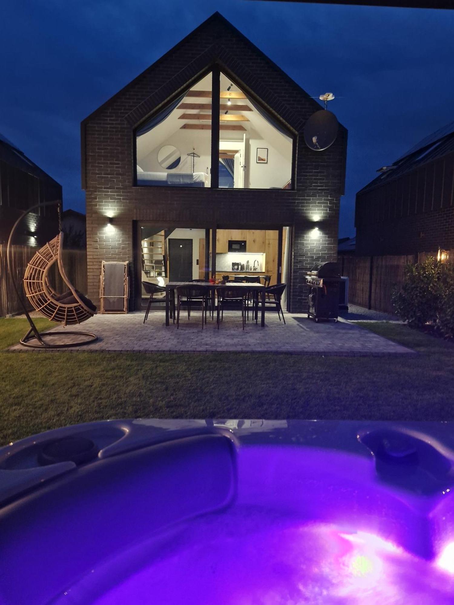 Odnova - Holiday Home With Spa Bobolin Exterior photo
